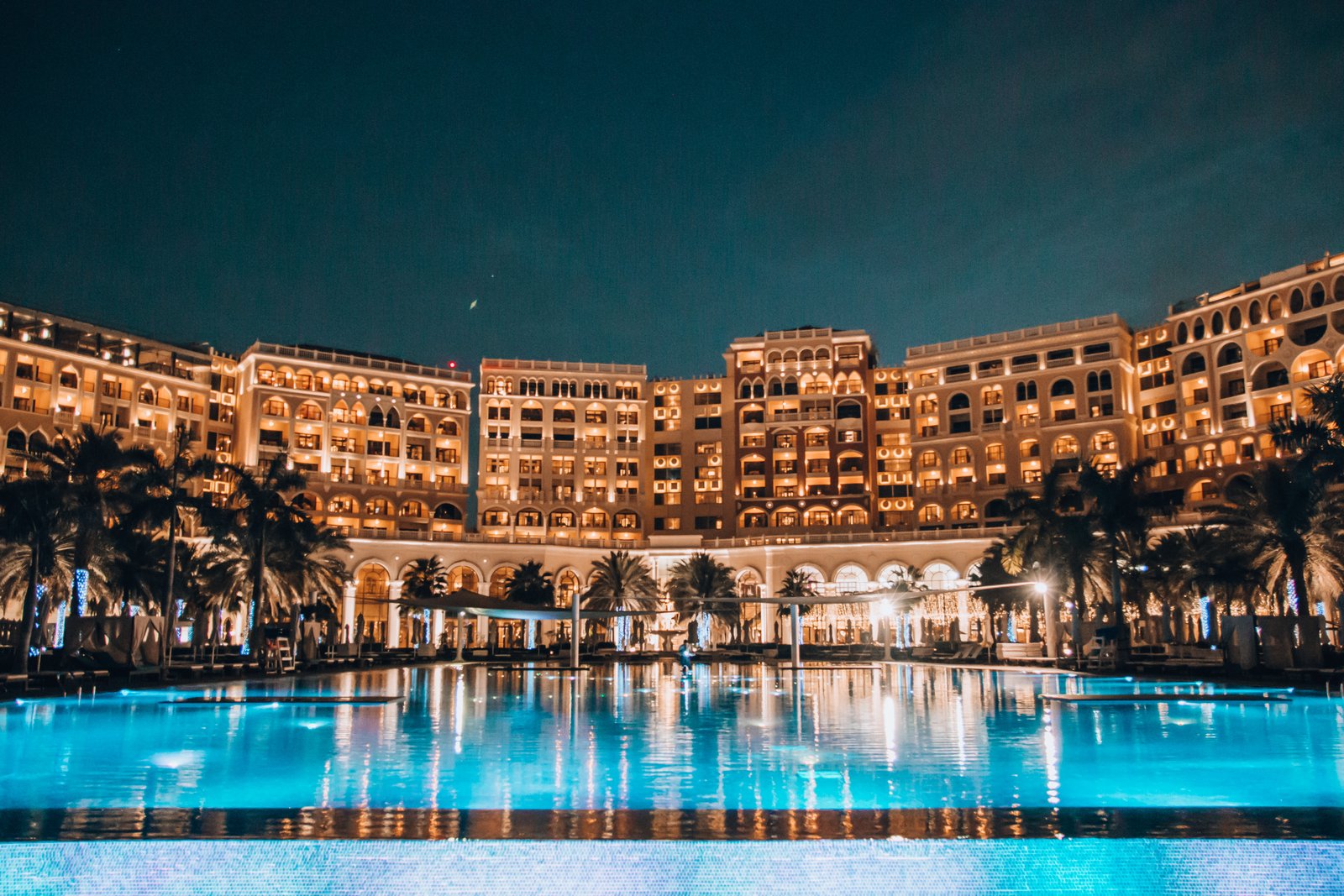 Best Luxury Hotel In Abu Dhabi Ritz Carlton Abu Dhabi
